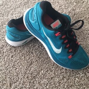 Women’s size 8.5 Nike Lunarglide 5 running shoes